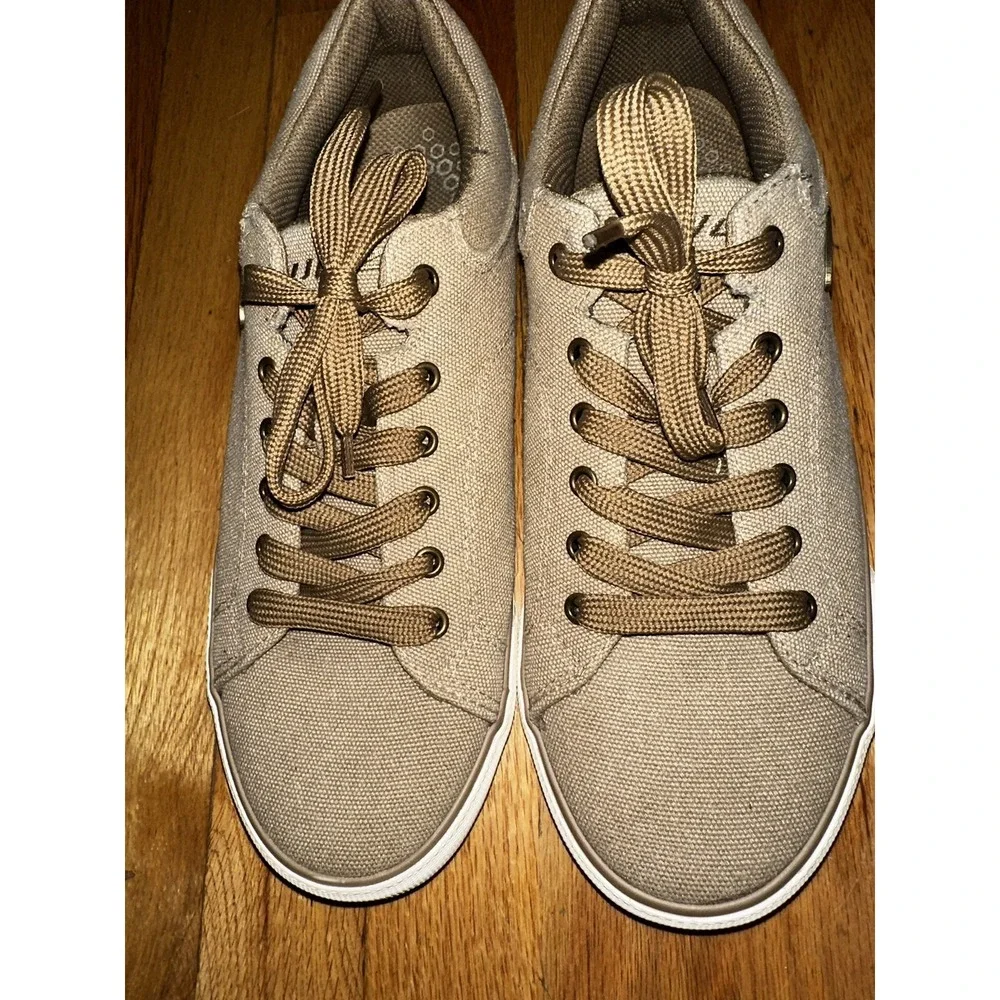 Lugz men's brown size 9.5 skater shoes MREGELWHC-2910‎ Excellent Tan
